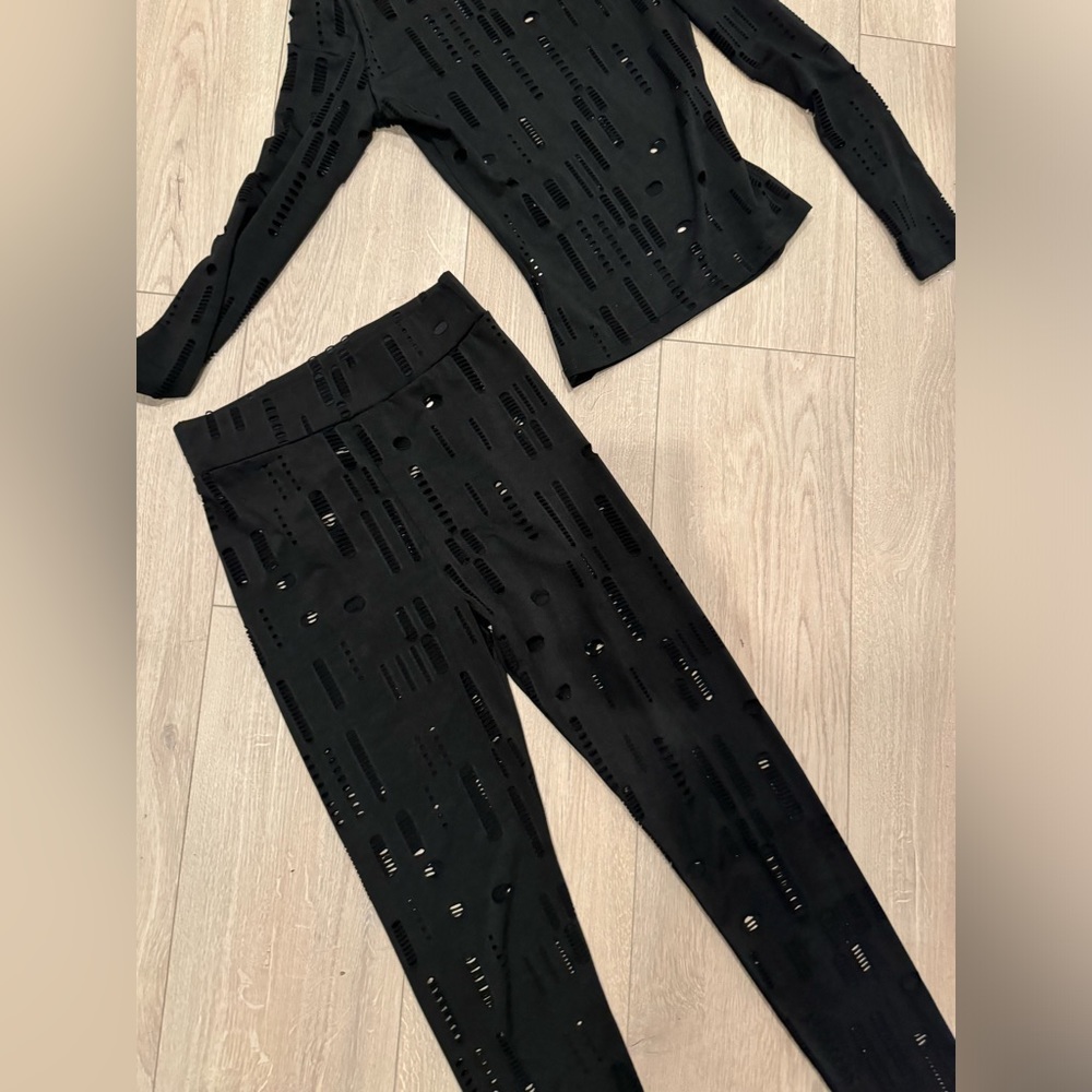 Black 2 piece set - Picture 2 of 5
